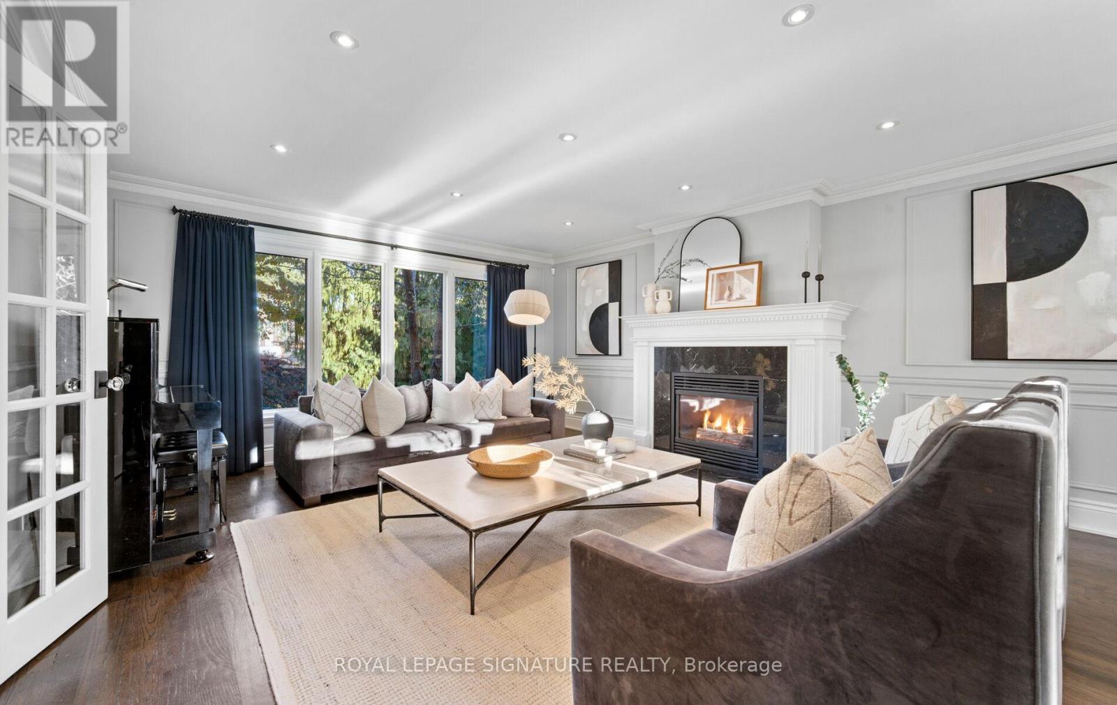 1189 Ostler Court, Mississauga, Ontario  L5C 3G5 - Photo 6 - W12590486