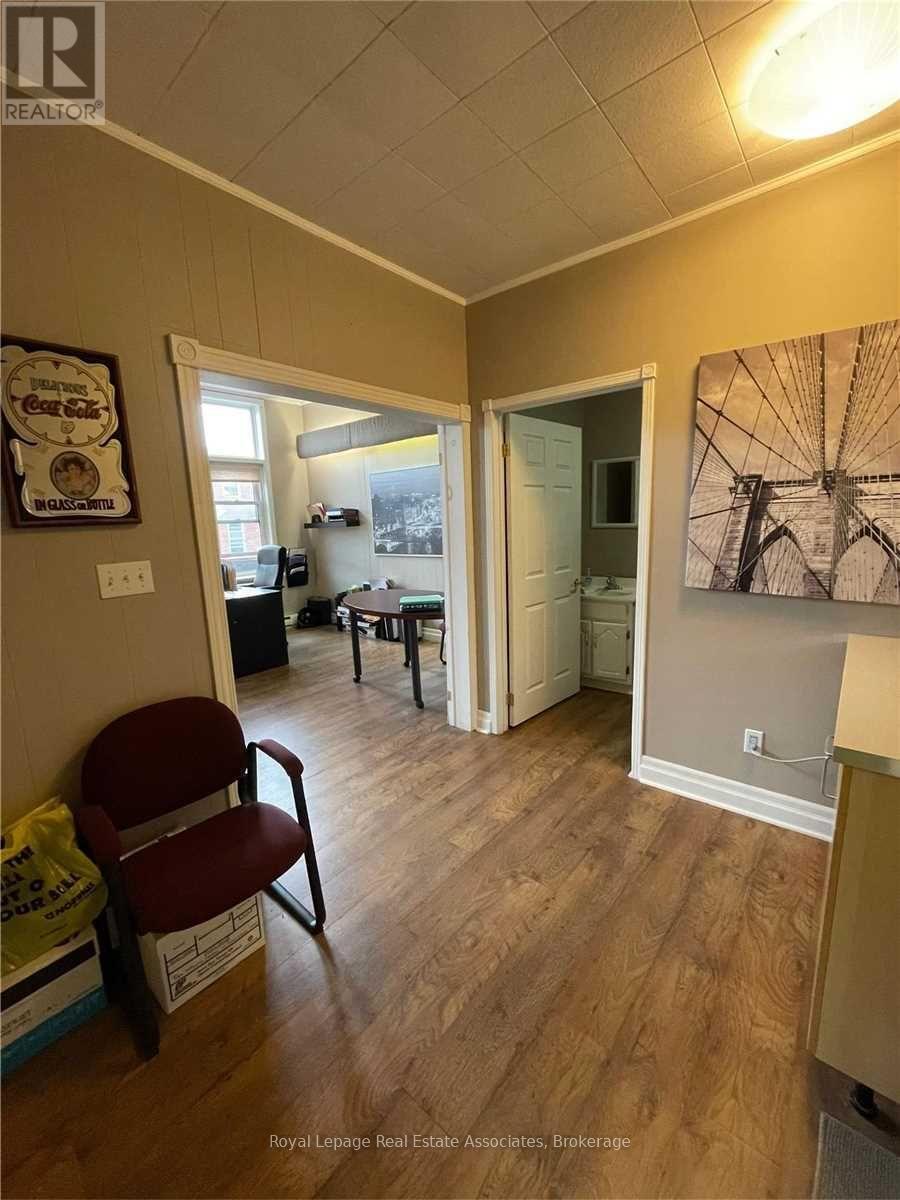 1 - 66 Main Street S, Halton Hills, Ontario  L7G 3G3 - Photo 4 - W12590490