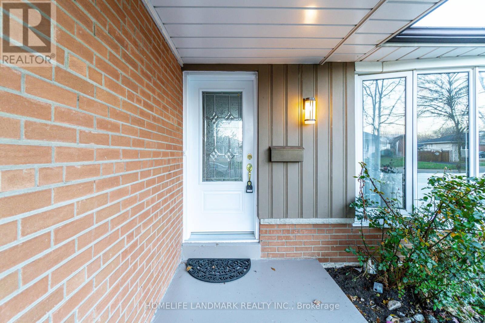 Upper - 640 Netherton Crescent, Mississauga, Ontario  L4Y 2M4 - Photo 4 - W12590506