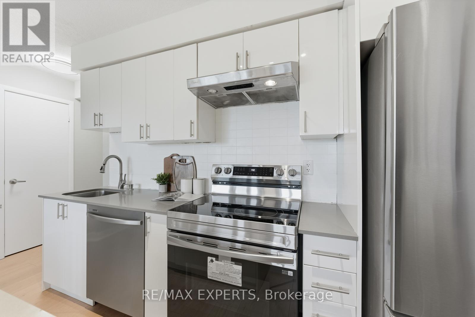 1309 - 155 Legion Road N, Toronto, Ontario  M8Y 0A7 - Photo 12 - W12590508