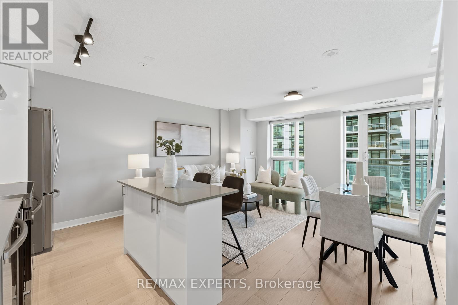 1309 - 155 Legion Road N, Toronto, Ontario  M8Y 0A7 - Photo 7 - W12590508