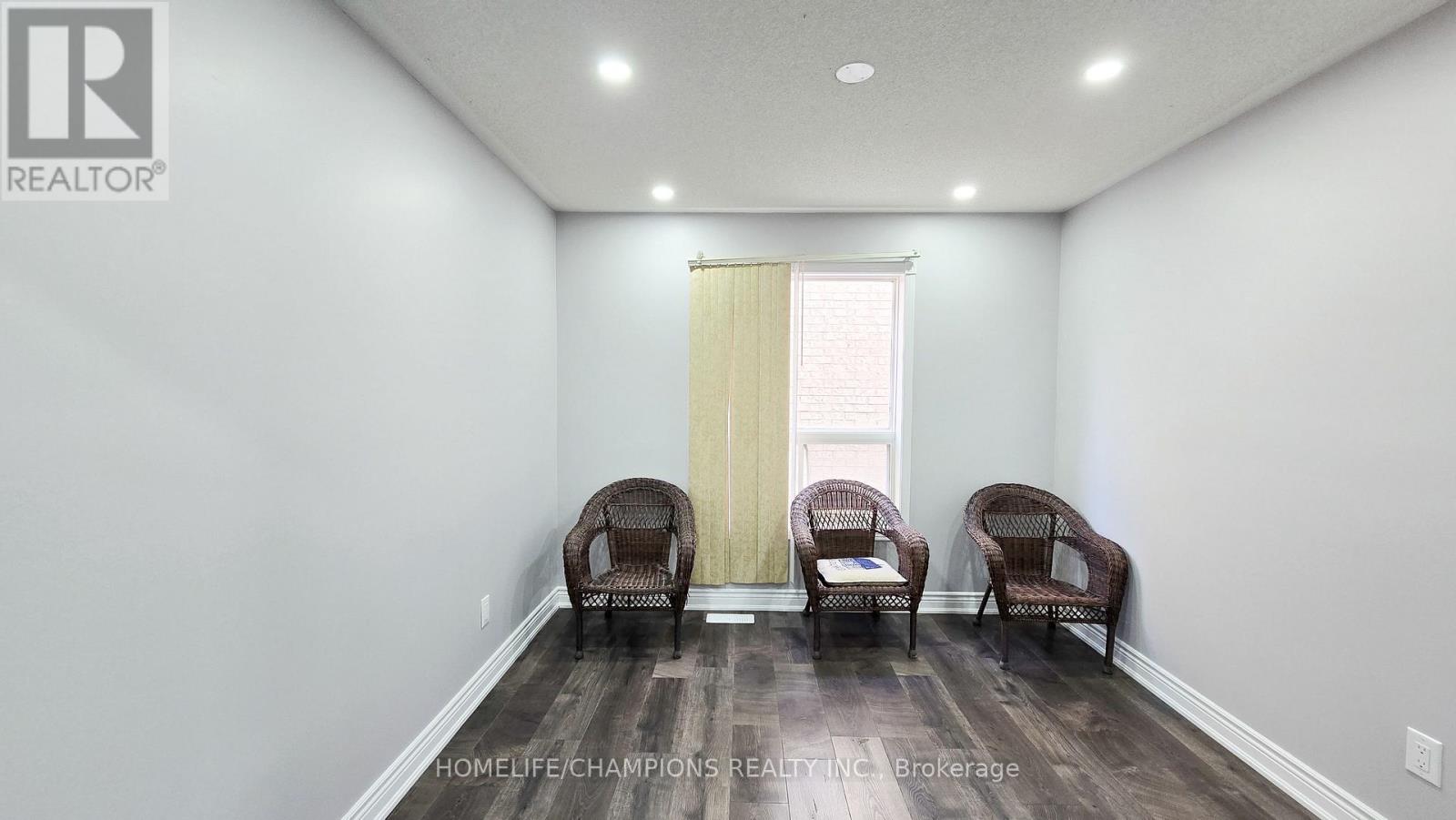 15 Redfinch Way N, Brampton, Ontario  L7A 2B2 - Photo 10 - W12590520