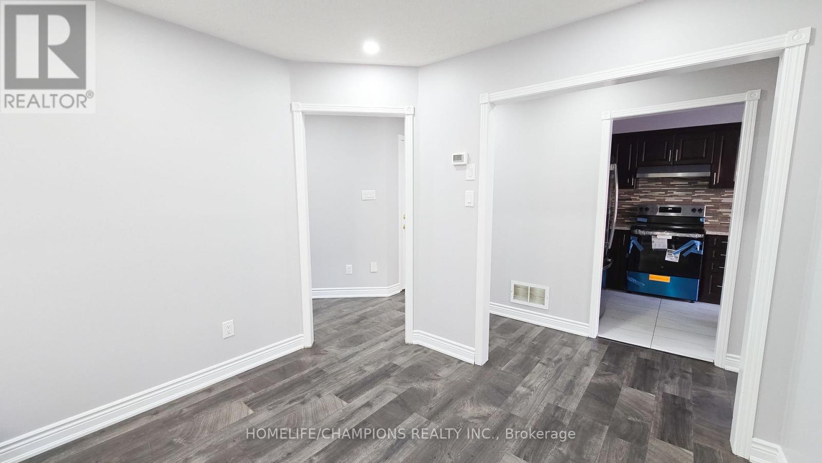 15 Redfinch Way N, Brampton, Ontario  L7A 2B2 - Photo 11 - W12590520