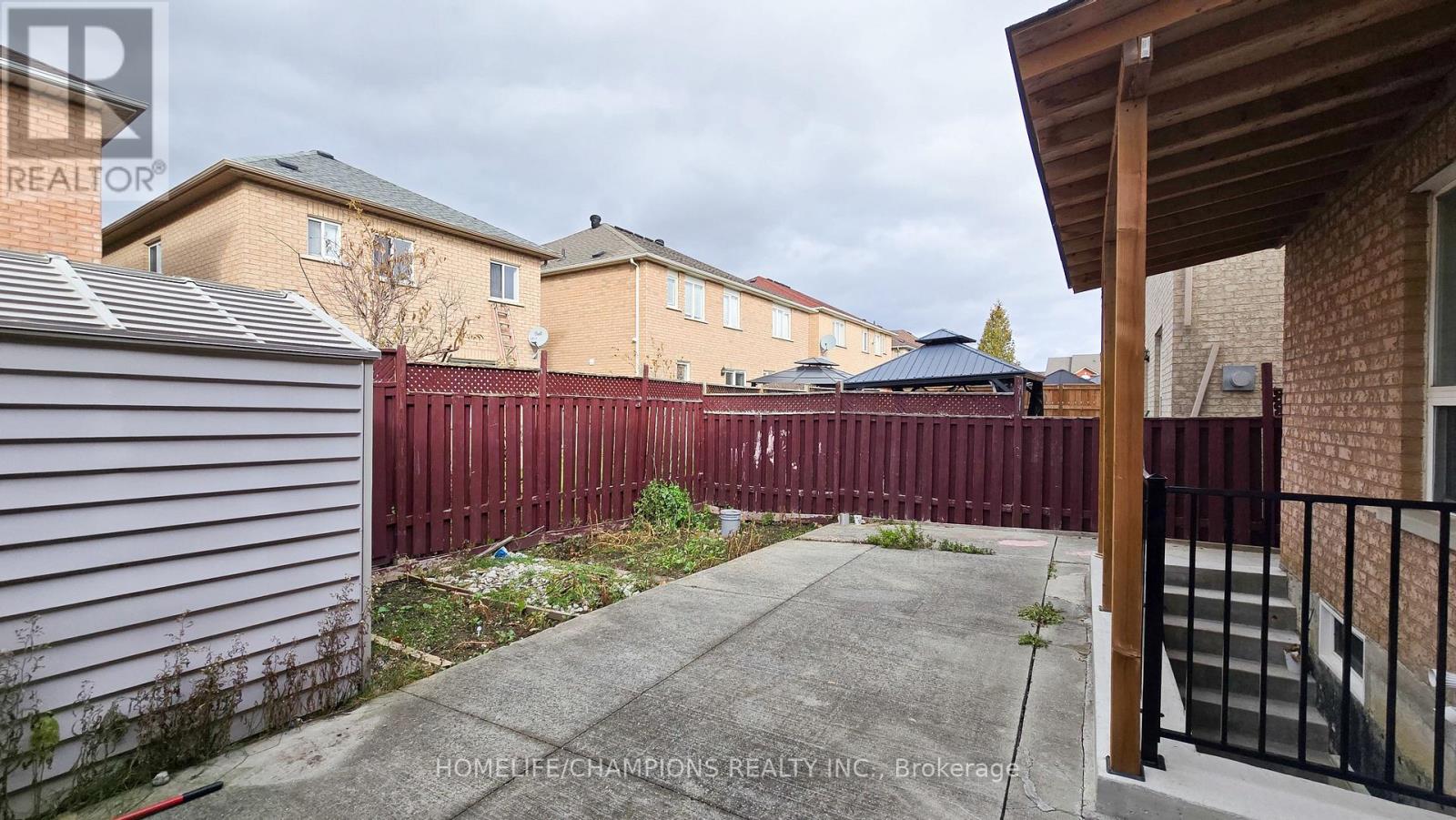 15 Redfinch Way N, Brampton, Ontario  L7A 2B2 - Photo 27 - W12590520