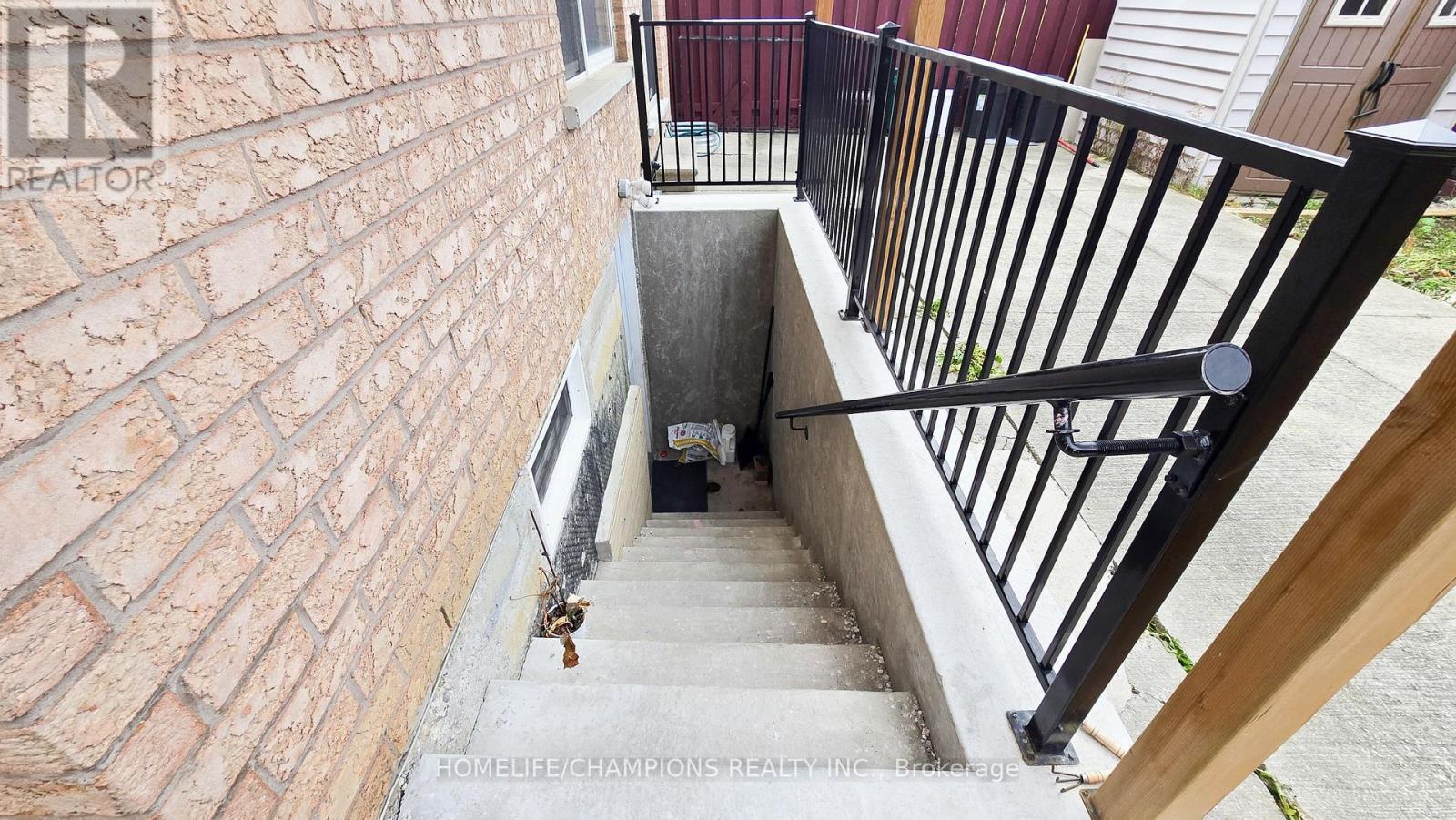 15 Redfinch Way N, Brampton, Ontario  L7A 2B2 - Photo 29 - W12590520