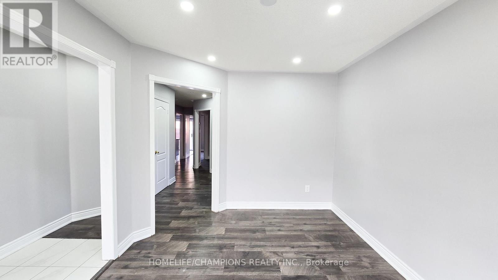 15 Redfinch Way N, Brampton, Ontario  L7A 2B2 - Photo 7 - W12590520