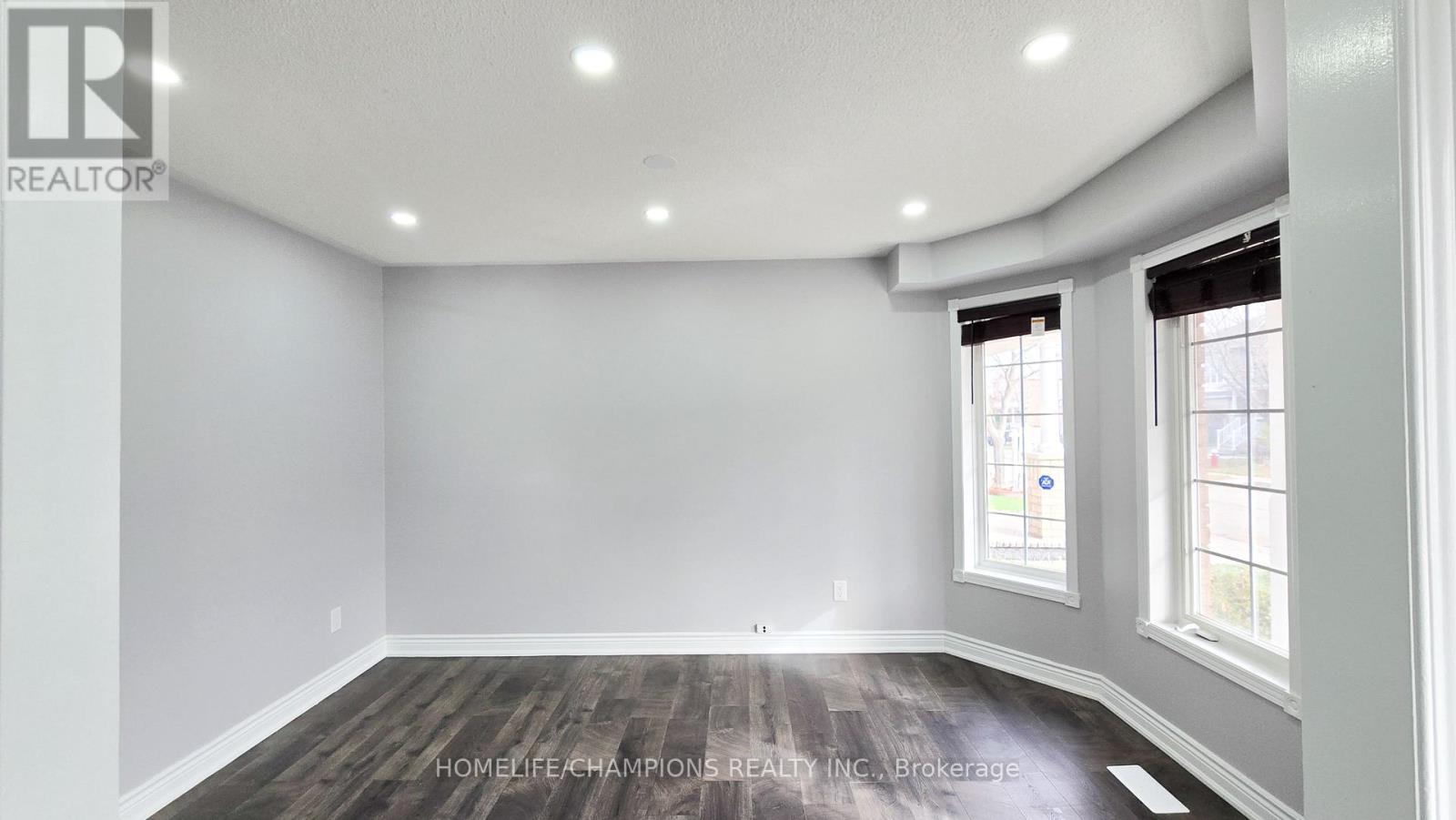 15 Redfinch Way N, Brampton, Ontario  L7A 2B2 - Photo 8 - W12590520