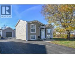 8 Rue Haché, Caraquet, Ca