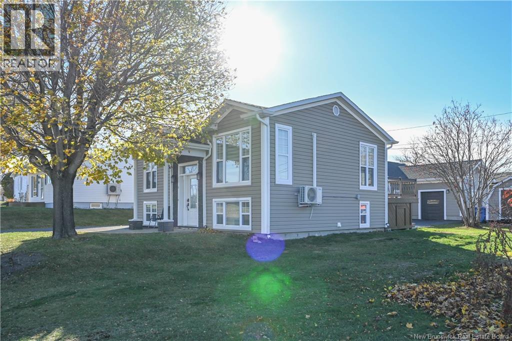 8 Rue Haché, Caraquet, New Brunswick  E1W 1A4 - Photo 4 - NB130789