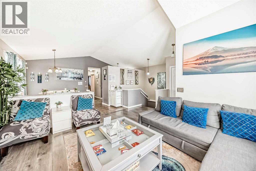 33 Martinridge Road Ne, Calgary, Alberta  t3j 3l4 - Photo 7 - A2273053