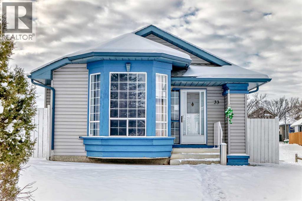 33 Martinridge Road Ne, Calgary, Alberta  t3j 3l4 - Photo 3 - A2273053