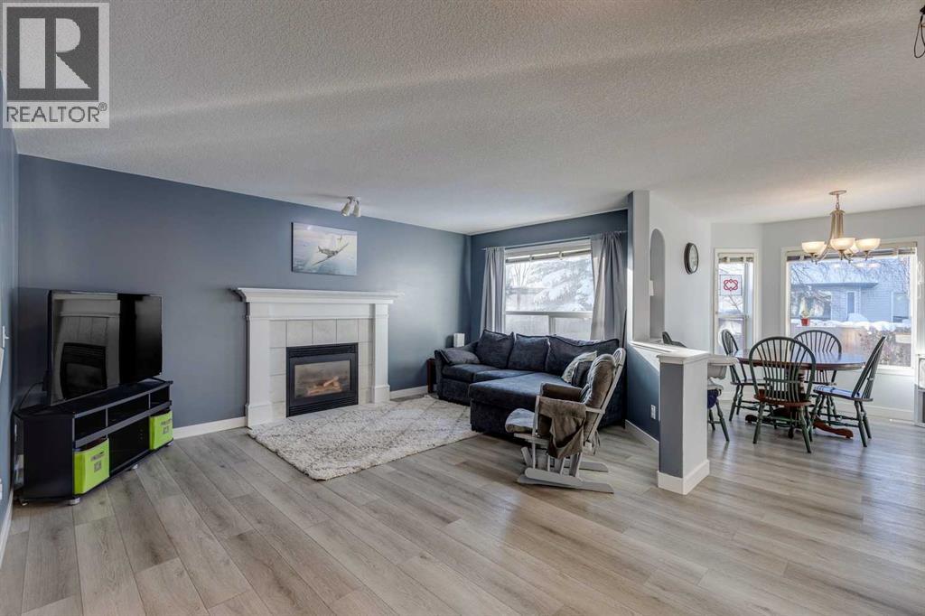 28 Douglas Ridge Green Se, Calgary, Alberta  T2Z 2Z9 - Photo 7 - A2273273