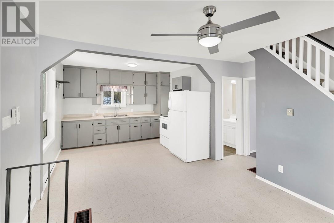 165 Cedar Street, Massey, Ontario  P0P 1P0 - Photo 16 - 2125823