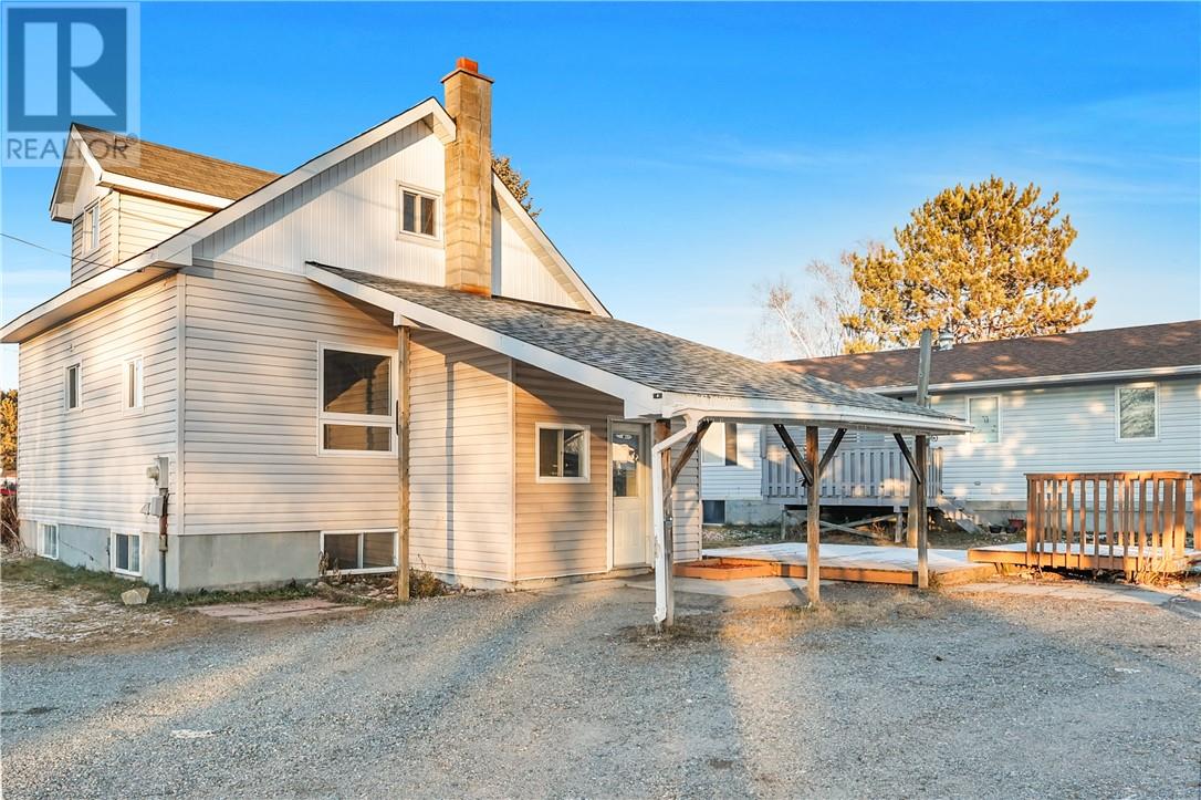 165 Cedar Street, Massey, Ontario  P0P 1P0 - Photo 4 - 2125823