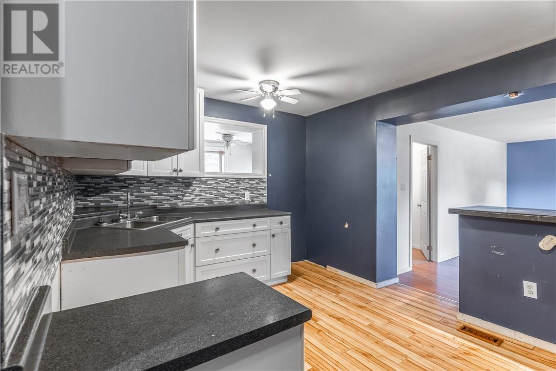 13 Arnold, Lively, Ontario  P3Y 1M8 - Photo 4 - 2125821