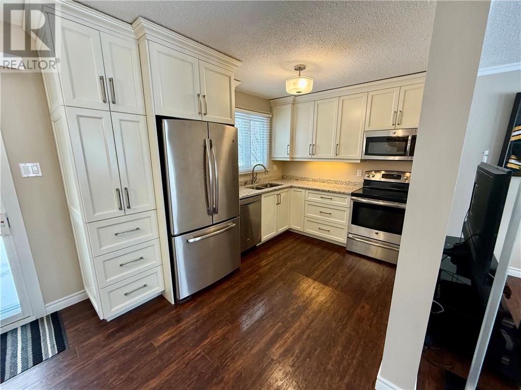 872 Cambrian Heights Drive, Sudbury, Ontario  P3A 3B5 - Photo 4 - 2125816