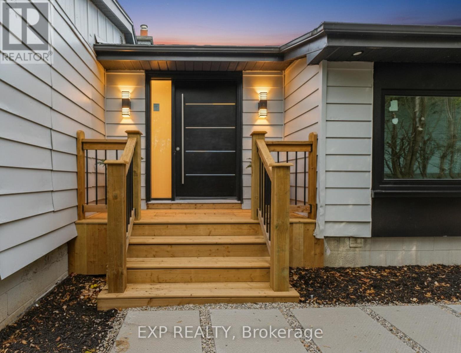 336 Margaret Avenue, Hamilton, Ontario  L8E 2J4 - Photo 2 - X12590326