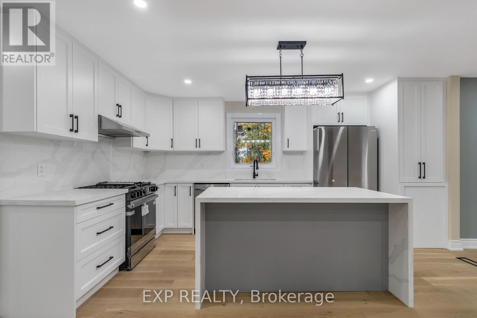 336 Margaret Avenue, Hamilton, Ontario  L8E 2J4 - Photo 3 - X12590326