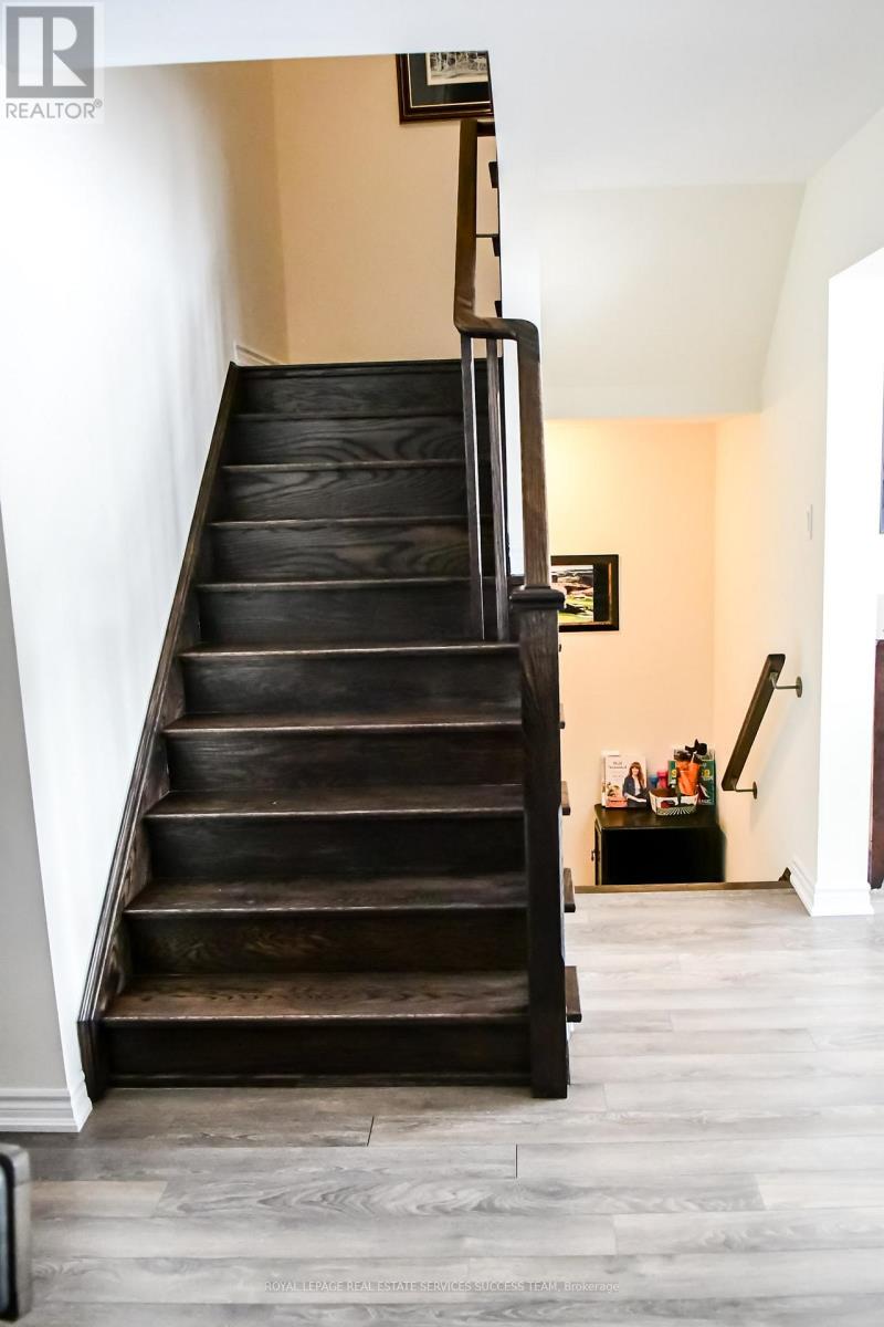 230 Waterbrook Lane, Kitchener, Ontario  N2R 0H7 - Photo 14 - X12590340