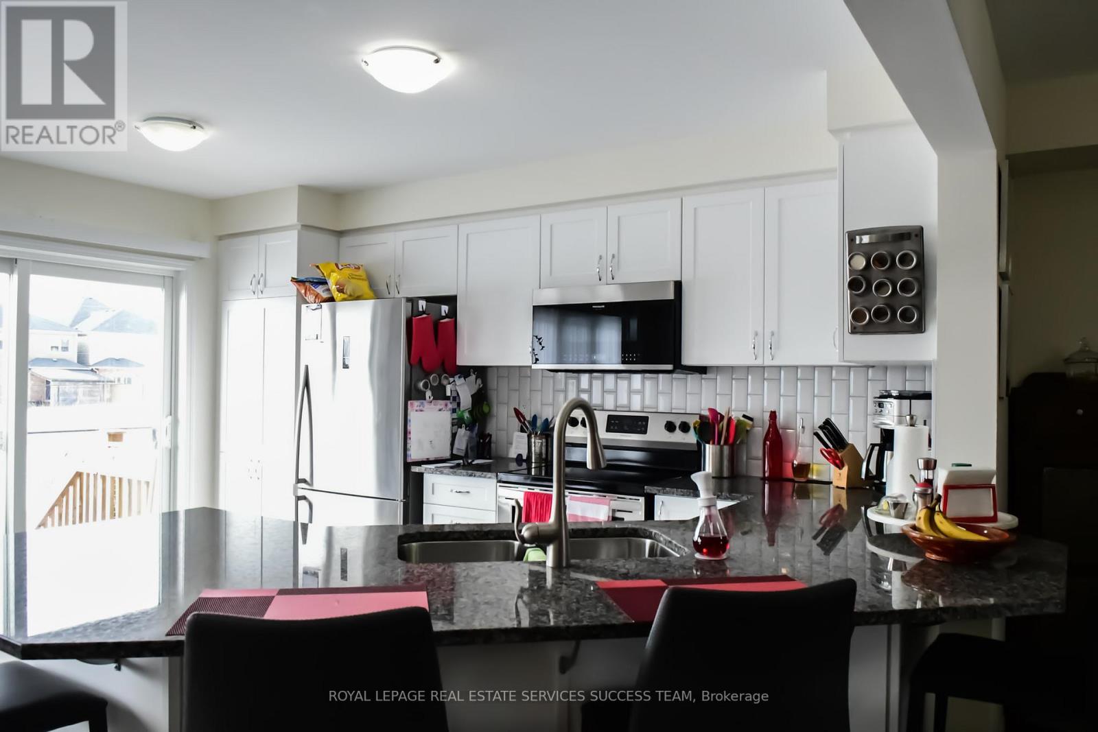 230 Waterbrook Lane, Kitchener, Ontario  N2R 0H7 - Photo 3 - X12590340