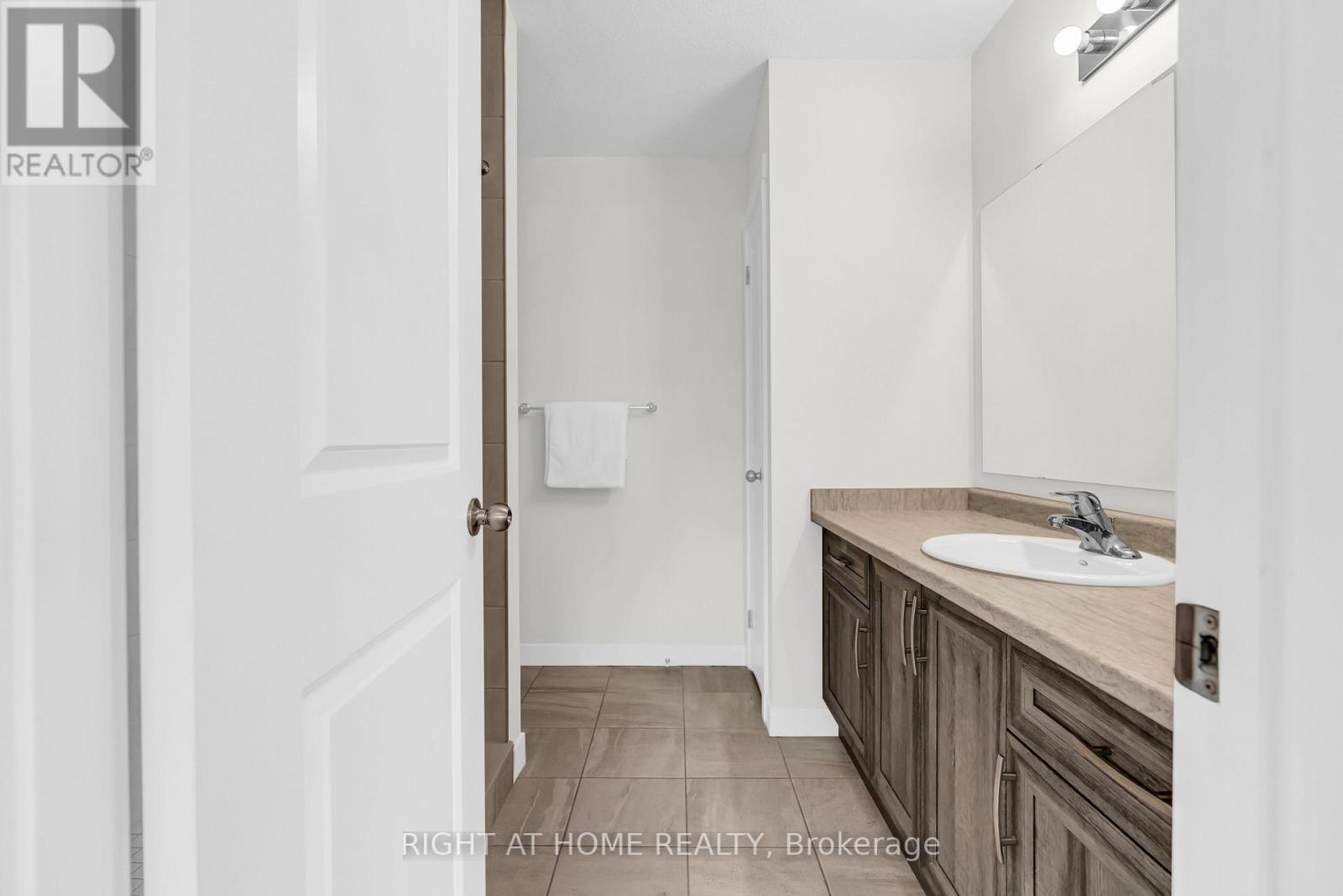 34 Wilkinson Avenue, Cambridge, Ontario  N1S 0E2 - Photo 22 - X12590366