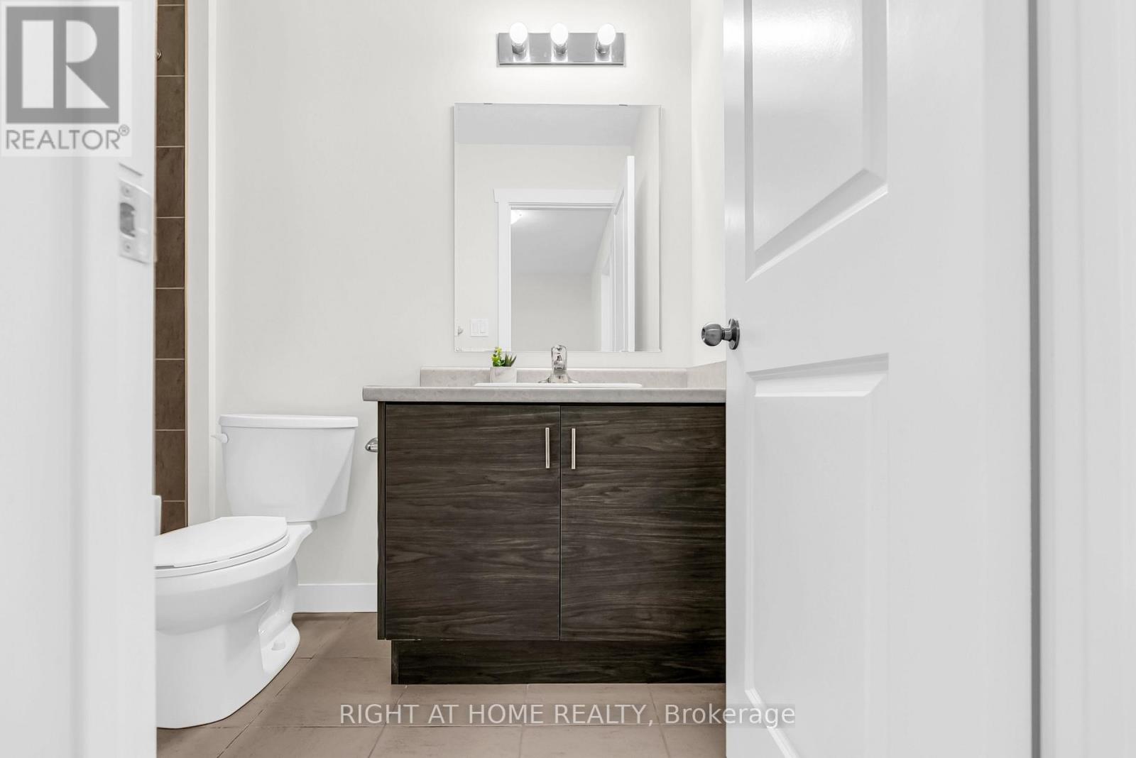 34 Wilkinson Avenue, Cambridge, Ontario  N1S 0E2 - Photo 32 - X12590366