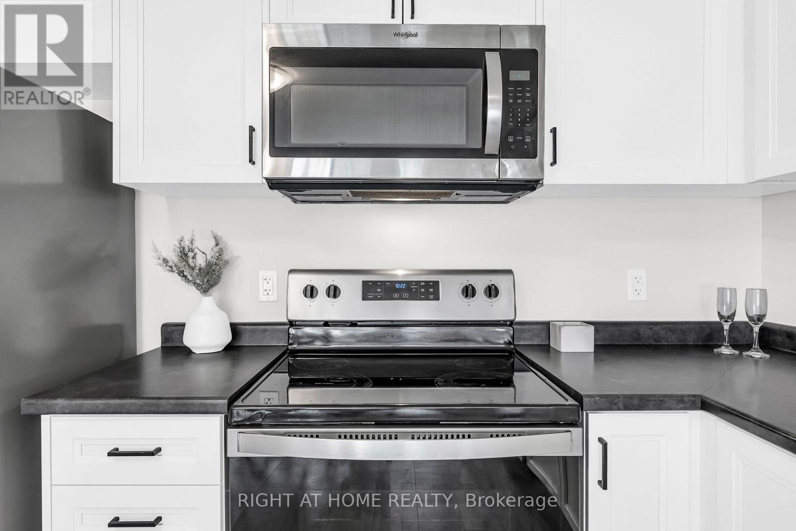 34 Wilkinson Avenue, Cambridge, Ontario  N1S 0E2 - Photo 7 - X12590366