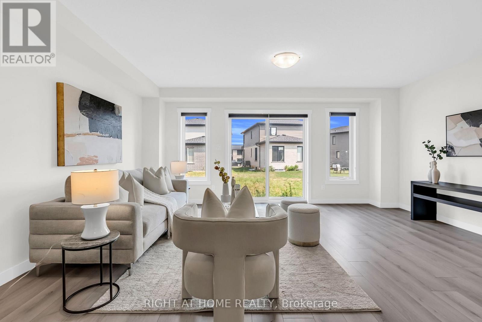 34 Wilkinson Avenue, Cambridge, Ontario  N1S 0E2 - Photo 8 - X12590366