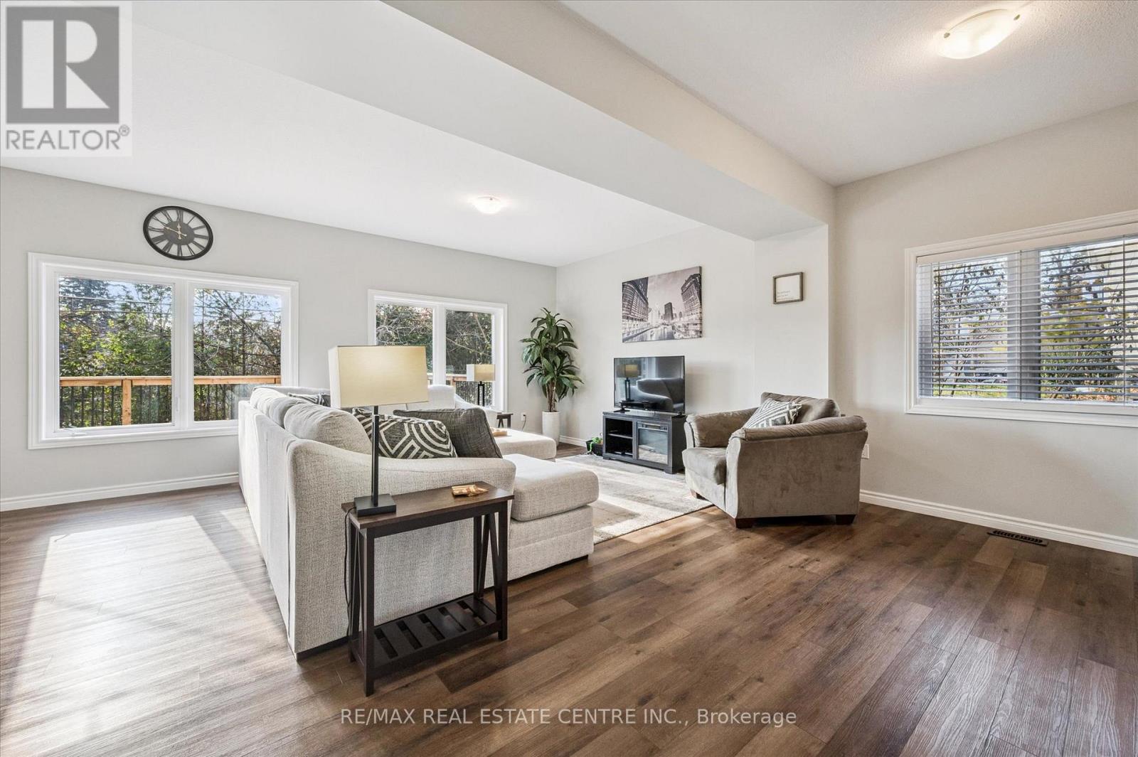 16 Edward Street, Cambridge, Ontario  N3C 1J7 - Photo 5 - X12590370