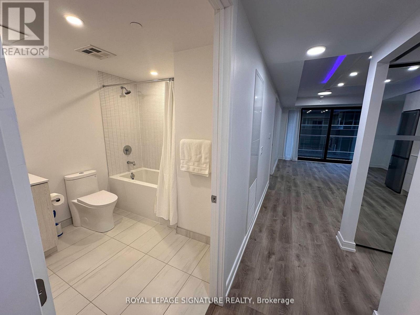 1313 - 1 Jarvis Street, Hamilton, Ontario  L8R 0A8 - Photo 5 - X12590444