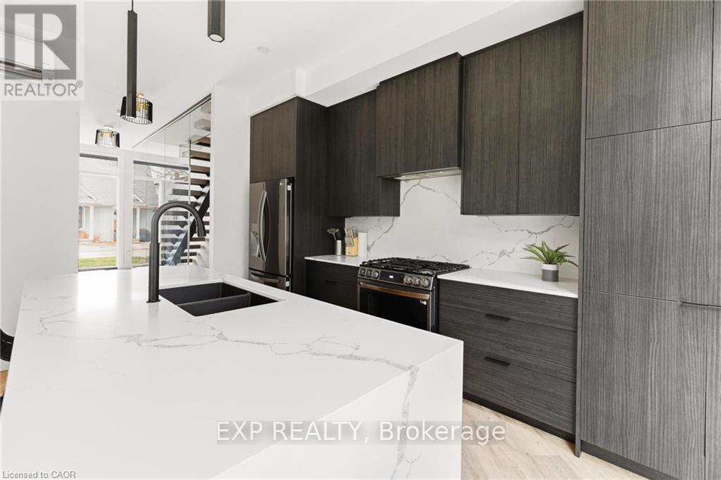 26 Huron Street, Lambton Shores, Ontario  N0M 1T0 - Photo 9 - X12590536