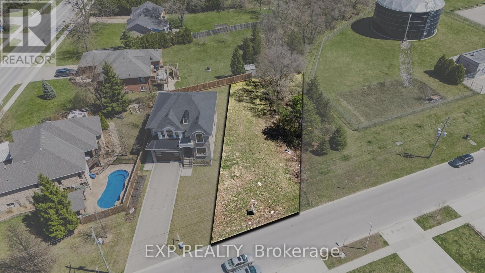 187 Queen Street, Middlesex Centre, Ontario  N0L 1R0 - Photo 2 - X12578728