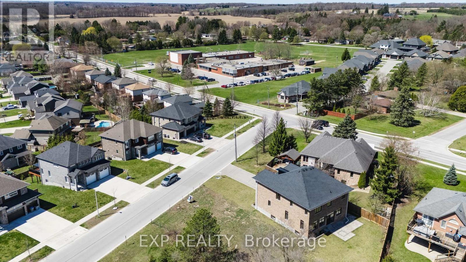 187 Queen Street, Middlesex Centre, Ontario  N0L 1R0 - Photo 3 - X12578728