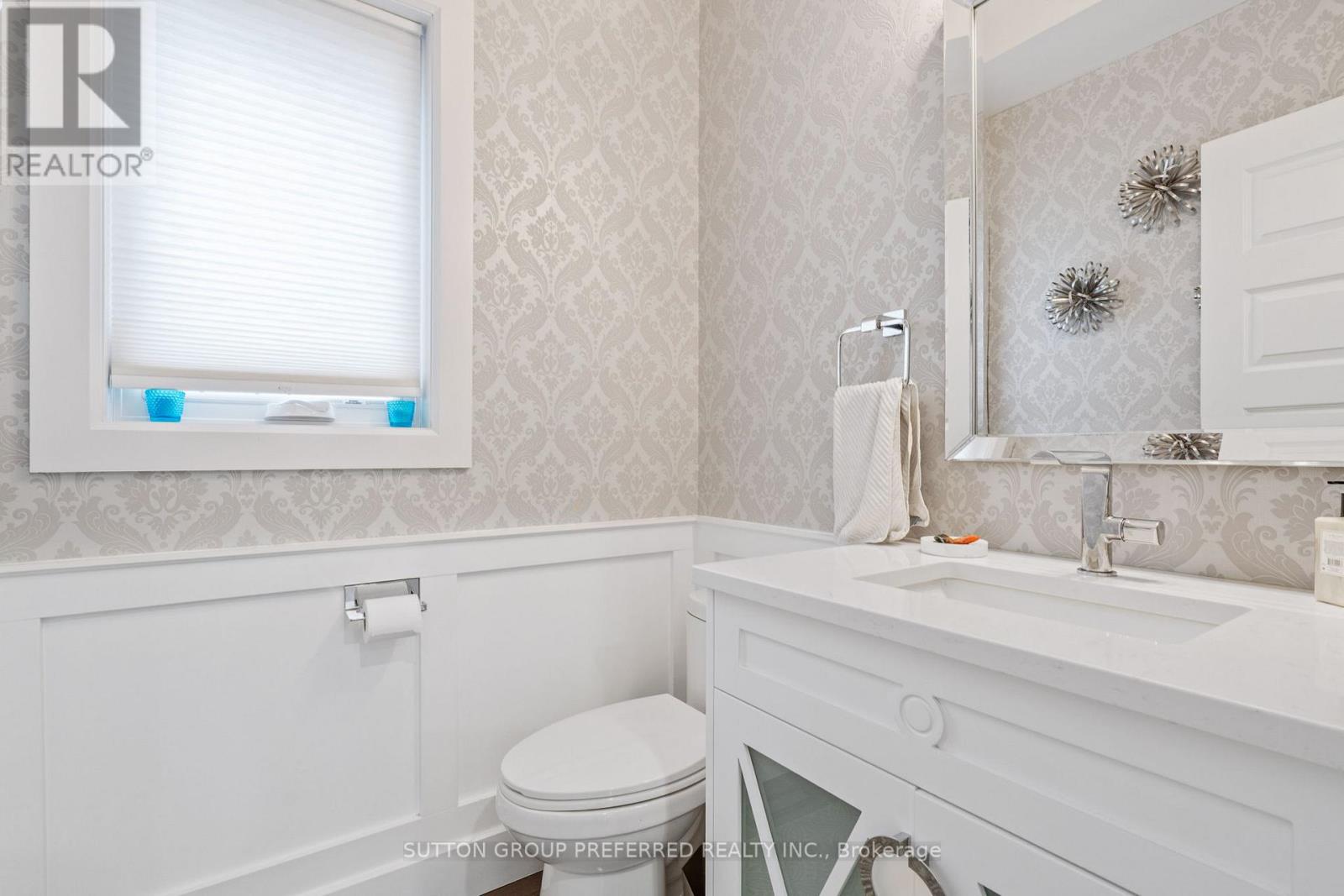 2058 Wateroak Drive, London North (North S), Ontario  N6G 0P9 - Photo 17 - X12589578