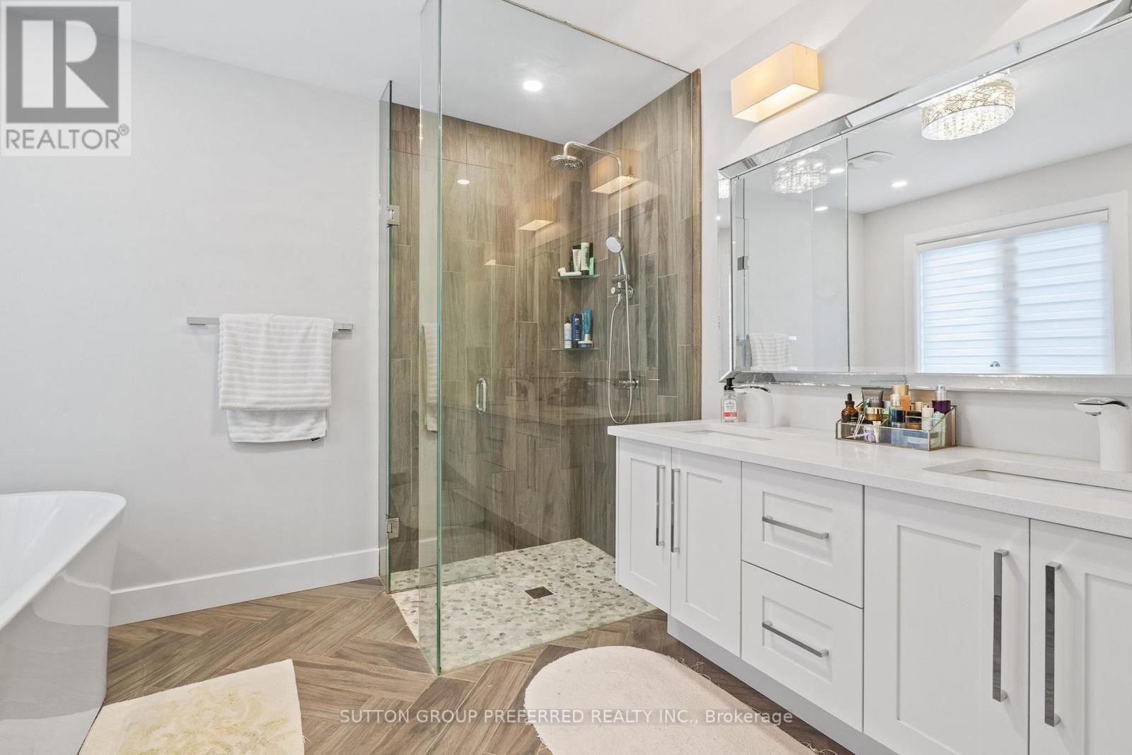 2058 Wateroak Drive, London North (North S), Ontario  N6G 0P9 - Photo 23 - X12589578