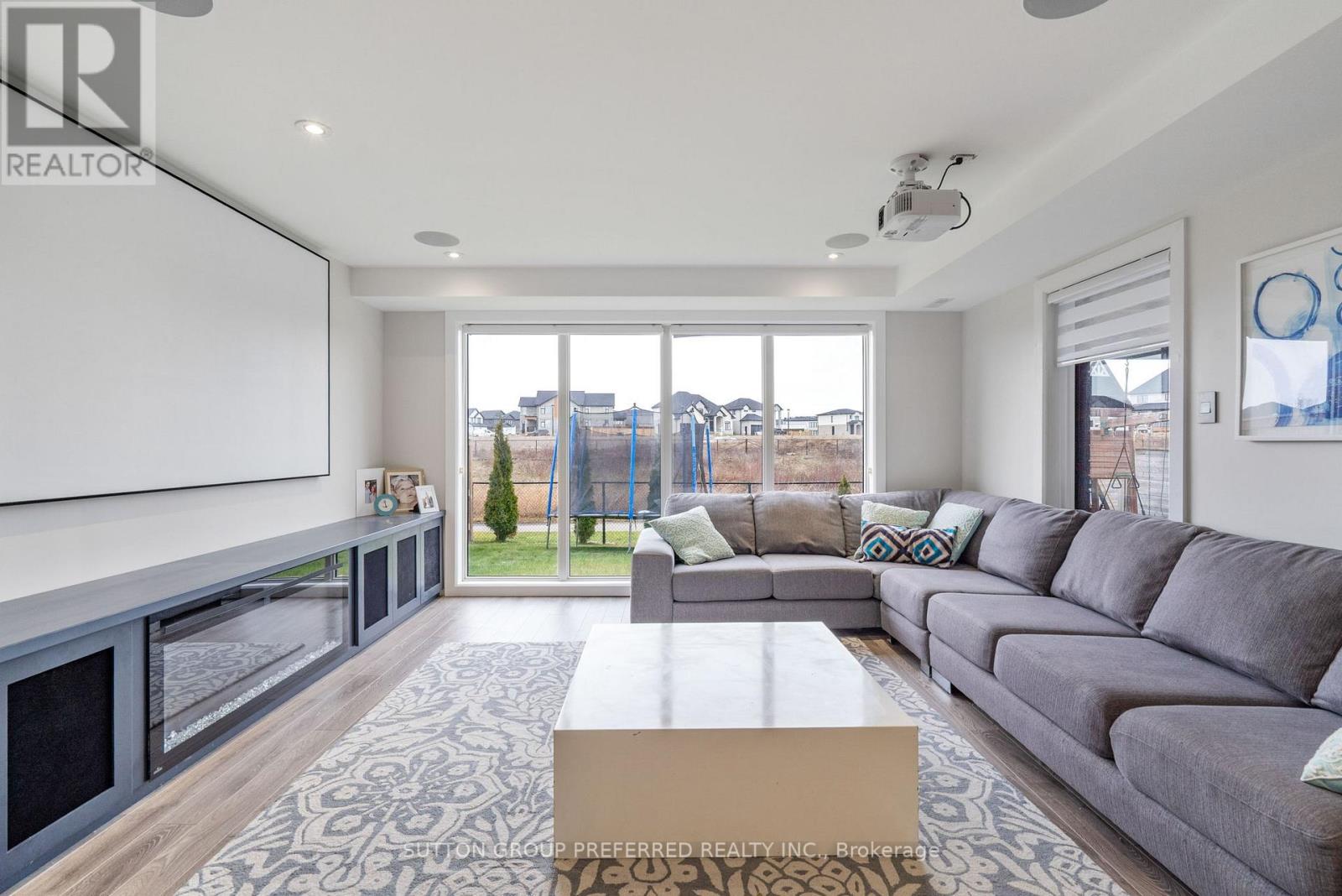 2058 Wateroak Drive, London North (North S), Ontario  N6G 0P9 - Photo 34 - X12589578