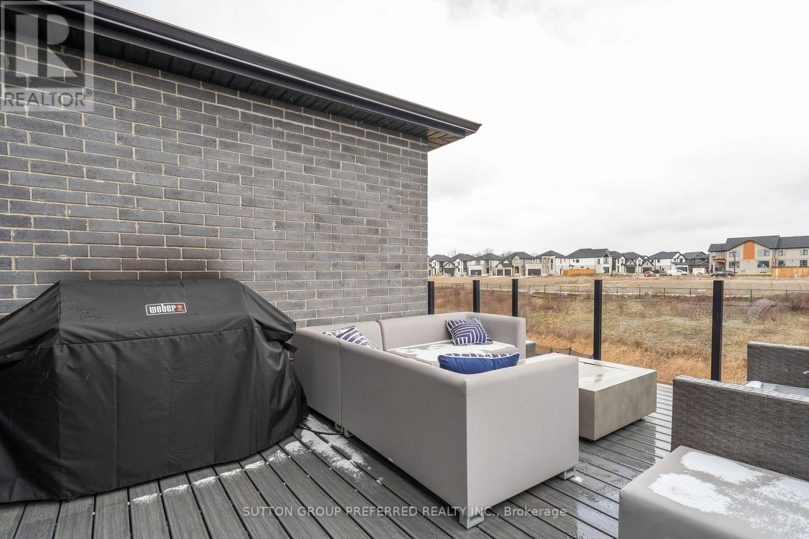 2058 Wateroak Drive, London North (North S), Ontario  N6G 0P9 - Photo 45 - X12589578