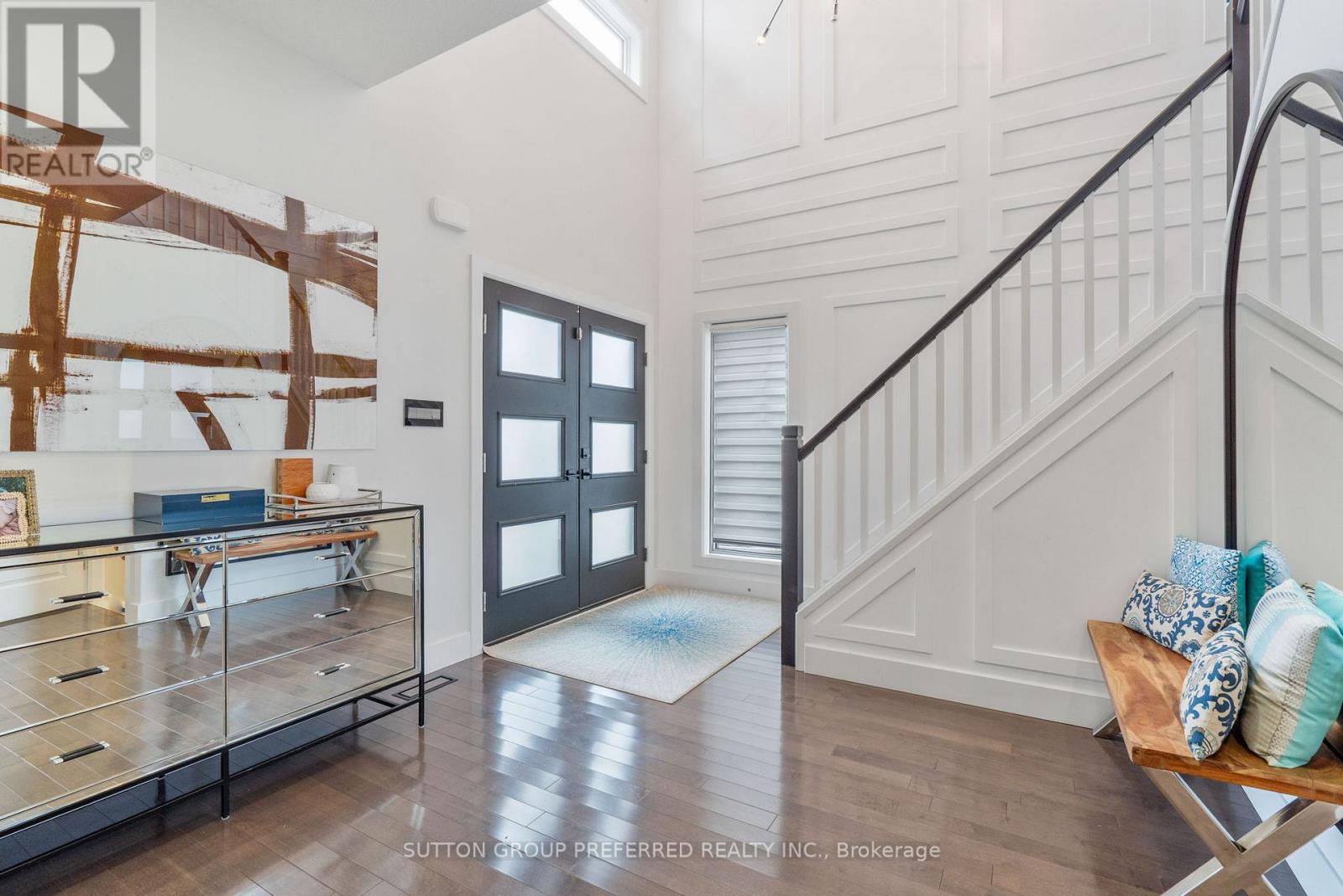 2058 Wateroak Drive, London North (North S), Ontario  N6G 0P9 - Photo 2 - X12589578