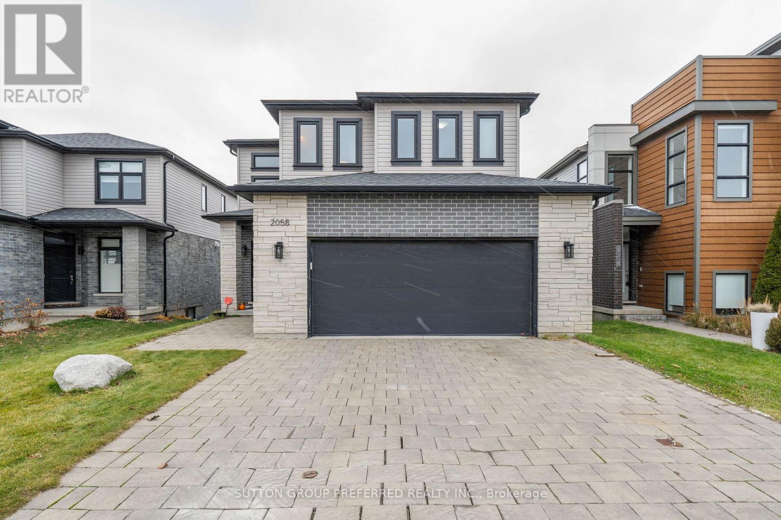 2058 Wateroak Drive, London North (North S), Ontario  N6G 0P9 - Photo 47 - X12589578