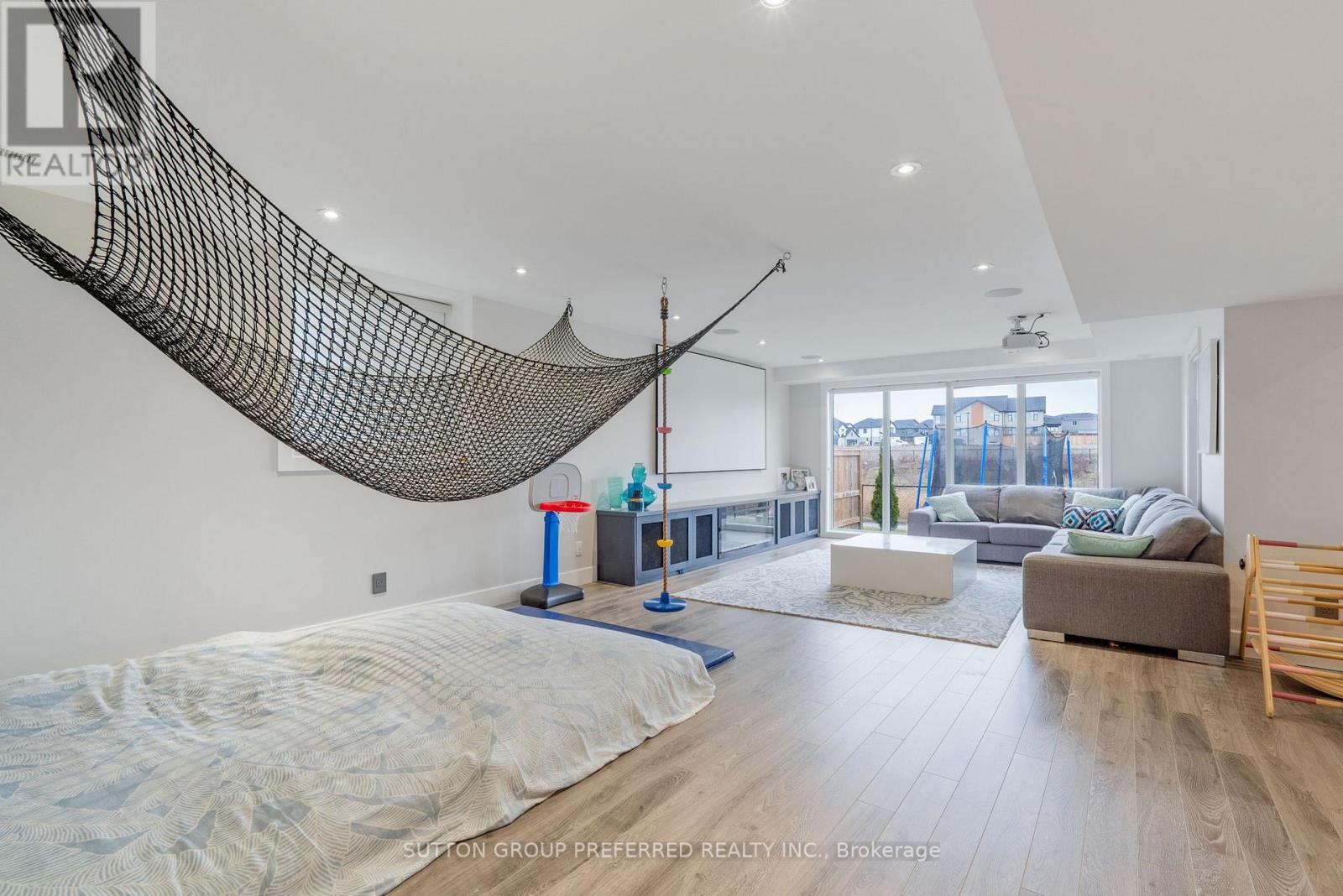 2058 Wateroak Drive, London North (North S), Ontario  N6G 0P9 - Photo 31 - X12589578