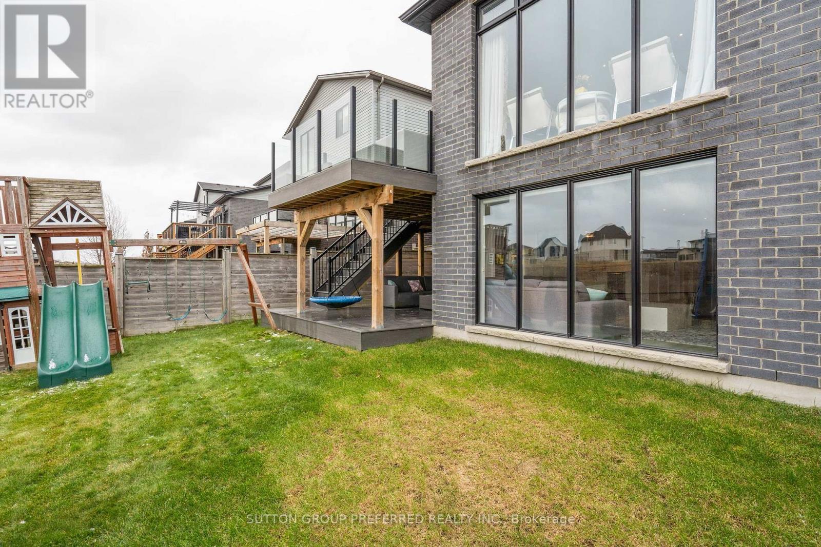 2058 Wateroak Drive, London North (North S), Ontario  N6G 0P9 - Photo 42 - X12589578