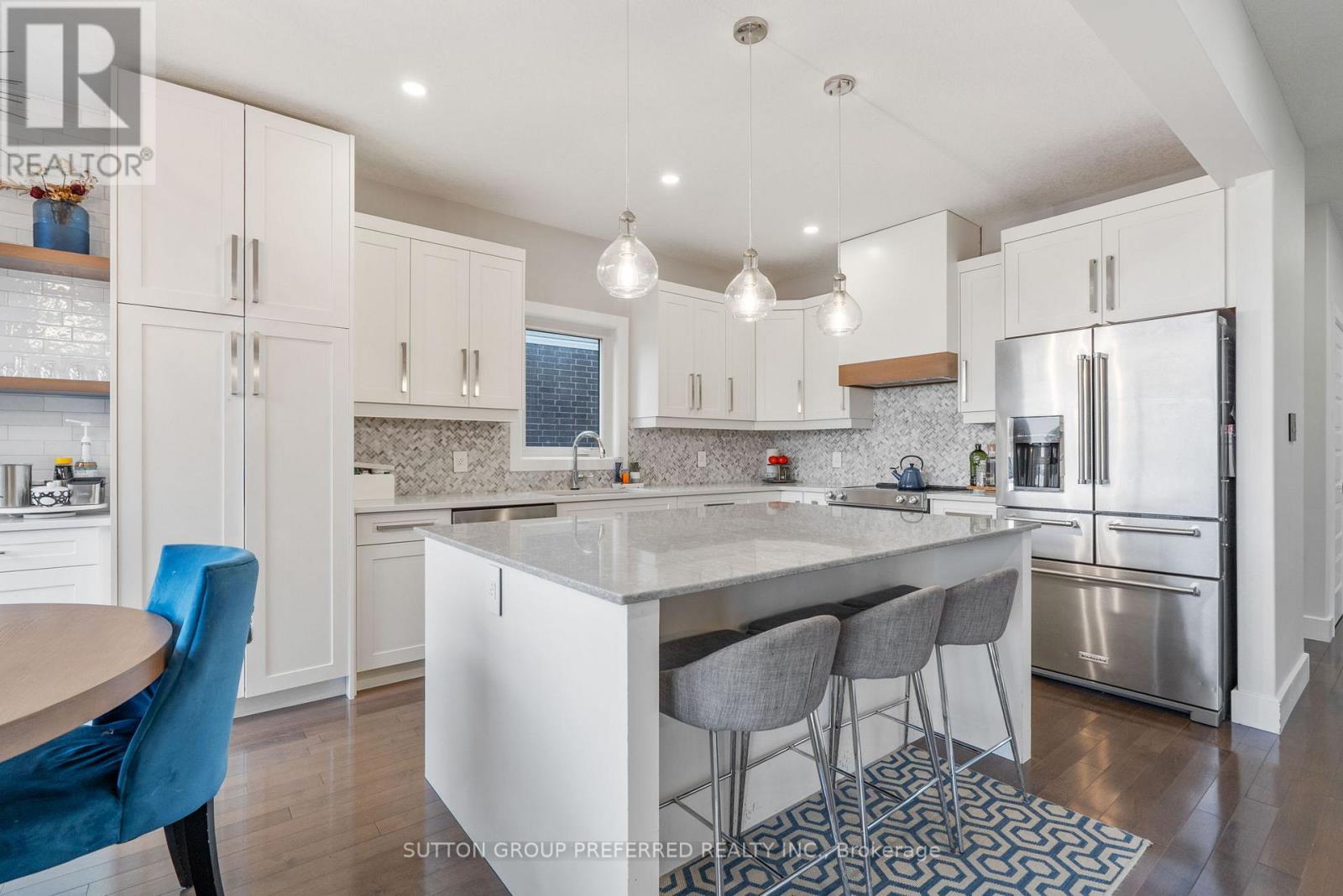 2058 Wateroak Drive, London North (North S), Ontario  N6G 0P9 - Photo 6 - X12589578