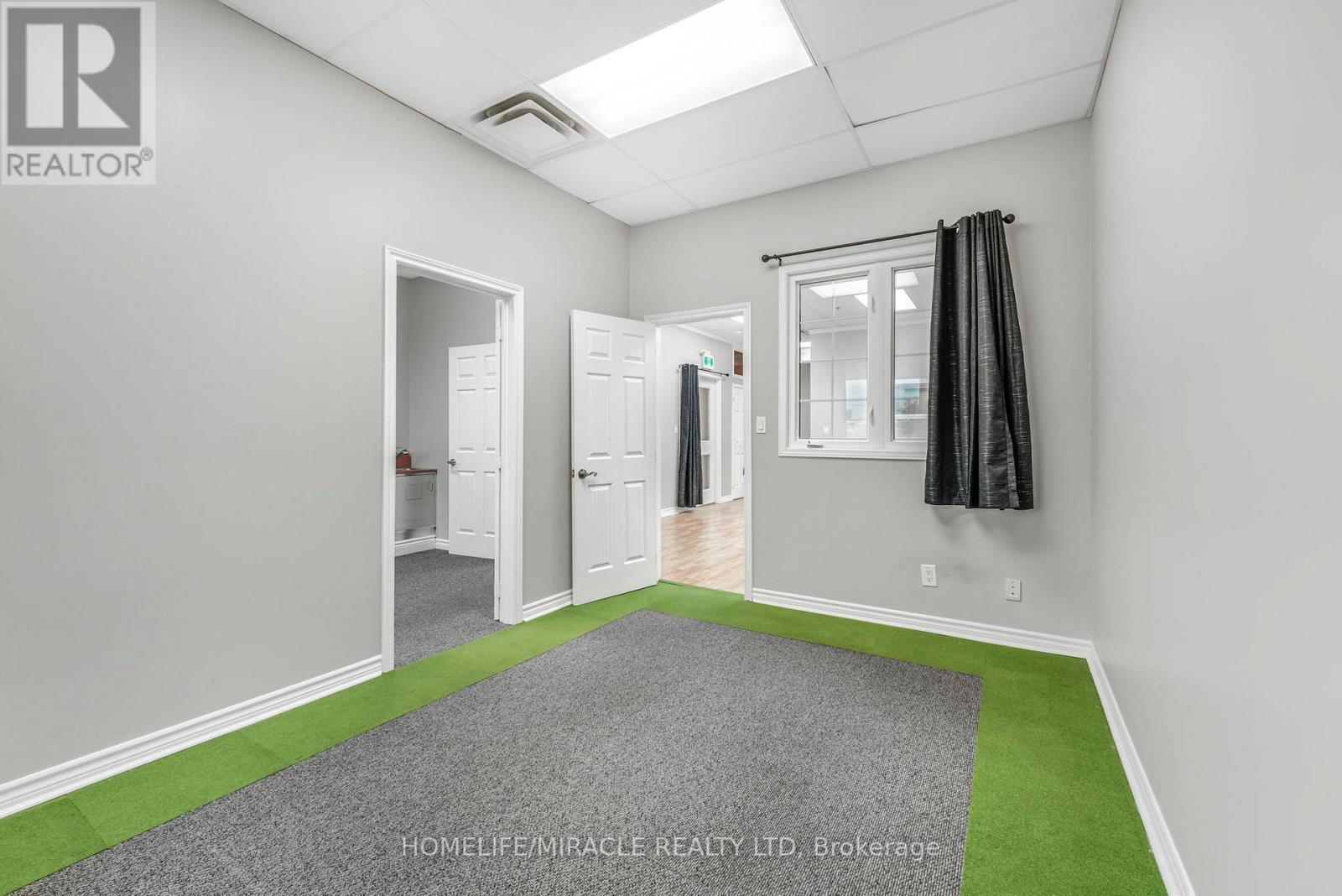 112 (Upper Floor) - 2 Automatic Drive, Brampton, Ontario  L6S 6K8 - Photo 21 - W12590524