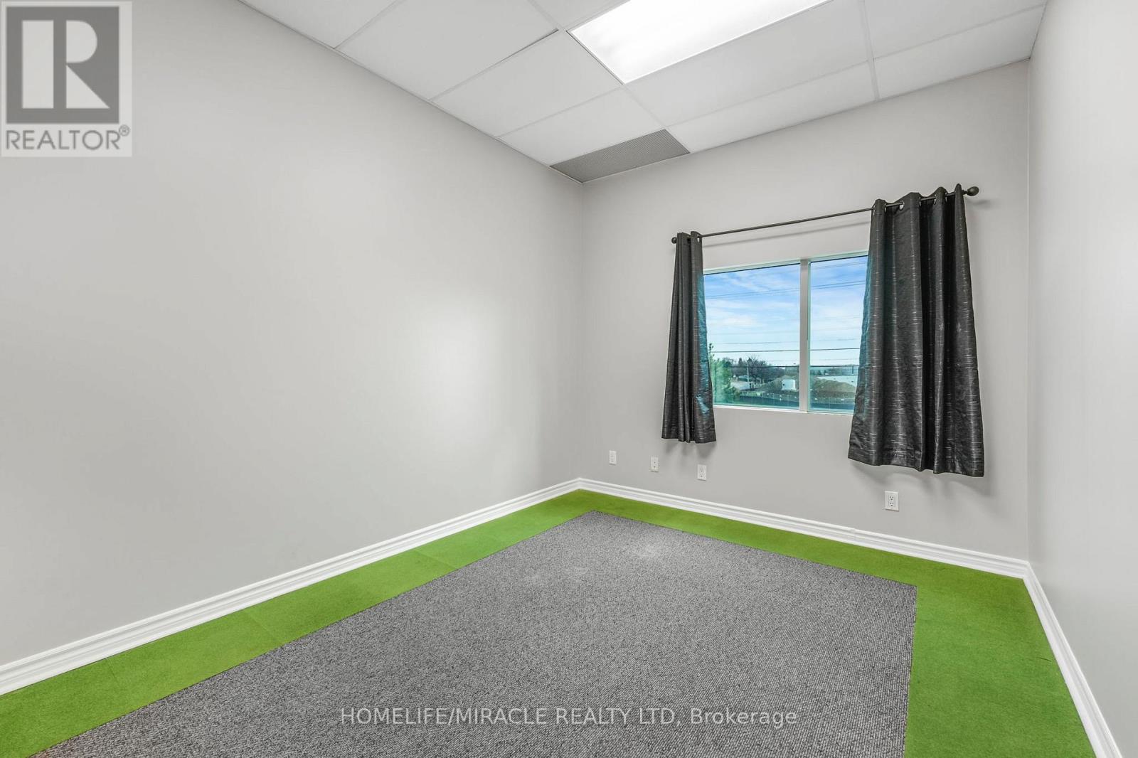 112 (Upper Floor) - 2 Automatic Drive, Brampton, Ontario  L6S 6K8 - Photo 20 - W12590524