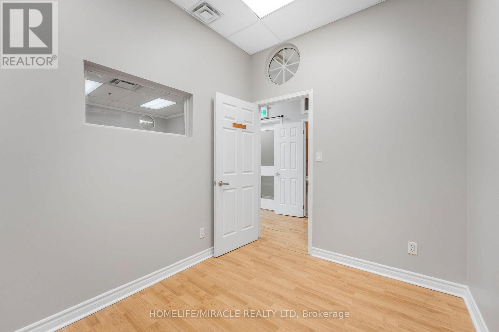 112 (Upper Floor) - 2 Automatic Drive, Brampton, Ontario  L6S 6K8 - Photo 14 - W12590524