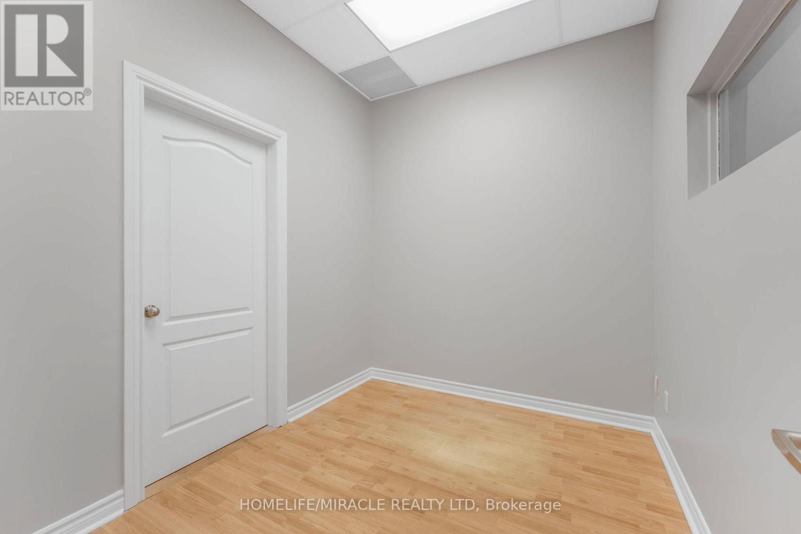 112 (Upper Floor) - 2 Automatic Drive, Brampton, Ontario  L6S 6K8 - Photo 15 - W12590524