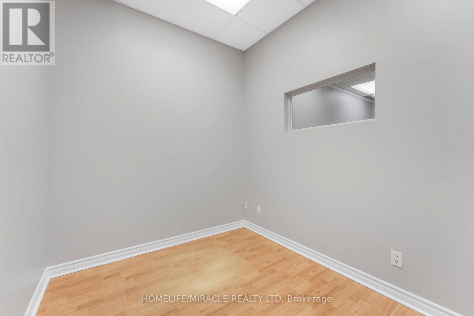 112 (Upper Floor) - 2 Automatic Drive, Brampton, Ontario  L6S 6K8 - Photo 16 - W12590524