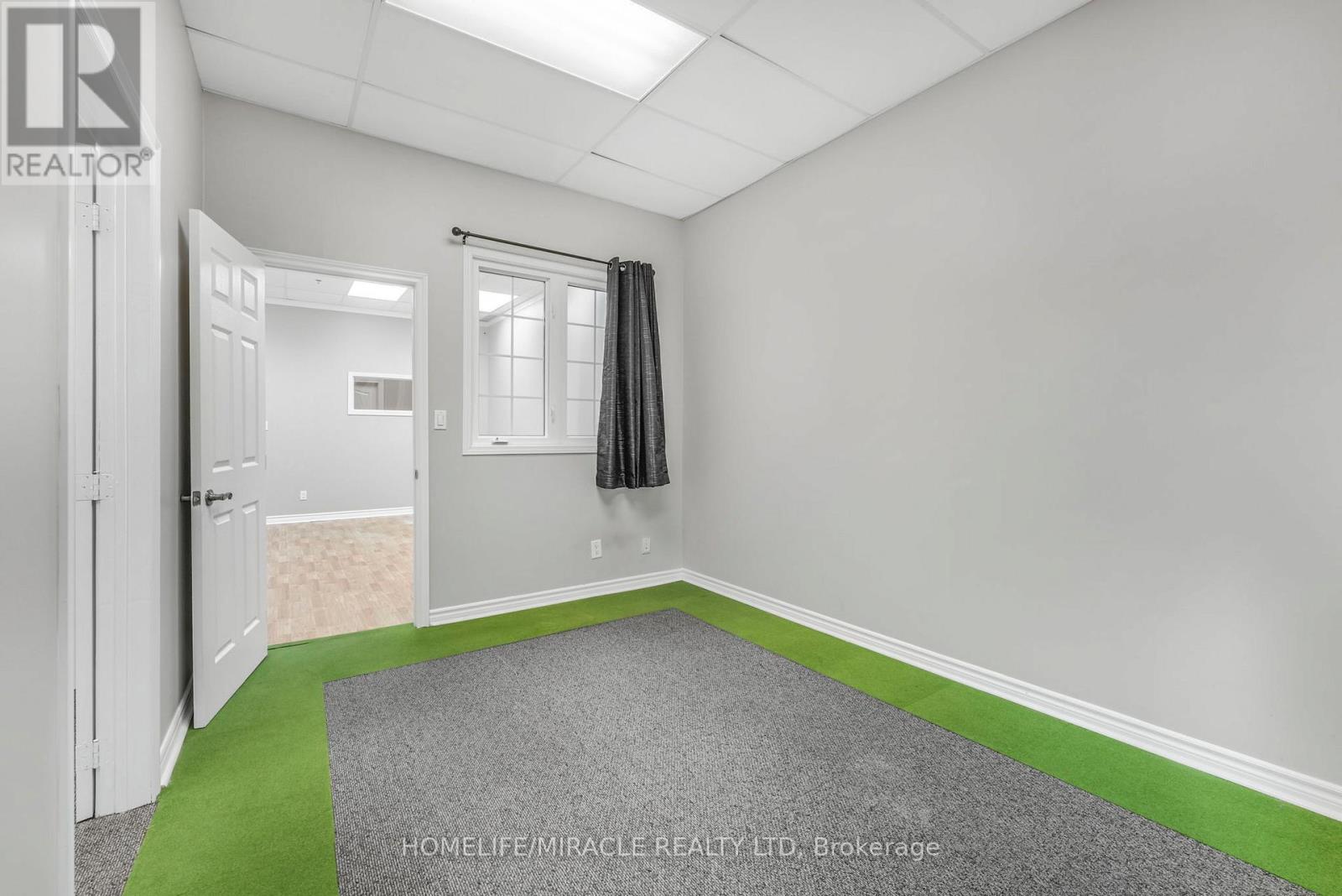 112 (Upper Floor) - 2 Automatic Drive, Brampton, Ontario  L6S 6K8 - Photo 18 - W12590524