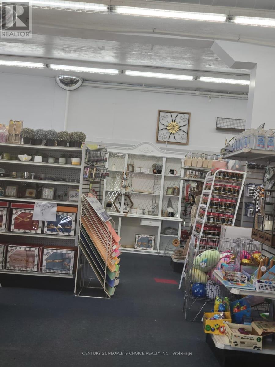 8 Main Street N, Halton Hills, Ontario  L7J 1W1 - Photo 4 - W12390034