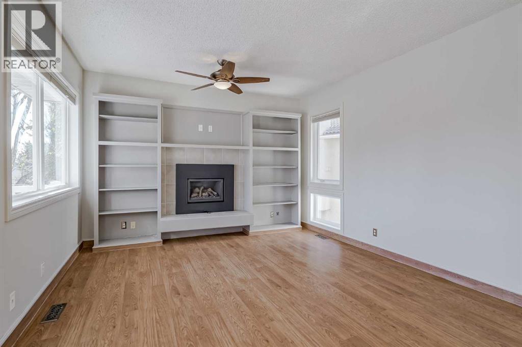 127 Canterbury Court Sw, Calgary, Alberta  T2W 6C1 - Photo 8 - A2269104